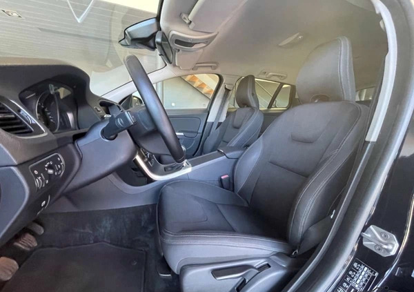 Volvo V60 cena 45500 przebieg: 204000, rok produkcji 2014 z Praszka małe 254